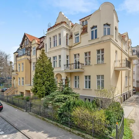 W Dolnym Sopocie W Przyziemiu By Grand * Sopot